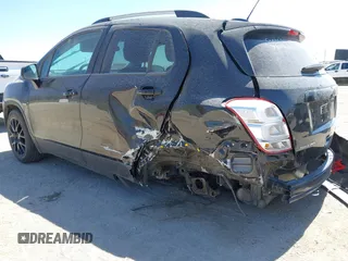2021 Chevrolet Trax LT with VIN KL7CJPSB0MB340466, listed as a IAAI auction lot 42044241 with 27,019 mi miles. Bid and sale history available at carsss.com. Image 6.