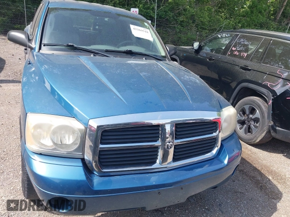 2005 Dodge Dakota SLT z VIN 1D7HE48K25S163588, wystawiony jako IAAI lot #42269518 z przebiegiem 177 850 mil mil oraz . Historia ofert i sprzedaży dostępna na DreamBid. Obrazek 6.