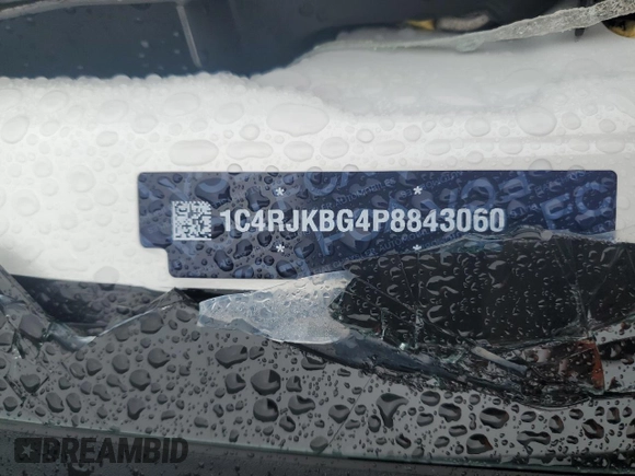 2023 Jeep Grand Cherokee Limited z VIN 1C4RJKBG4P8843060, wystawiony jako Copart lot #55477985 z przebiegiem Nie podano mil oraz Nie do naprawy • Non repairable. Historia ofert i sprzedaży dostępna na DreamBid. Obrazek 13.