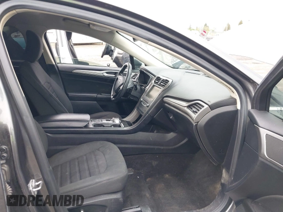 2019 Ford Fusion SE with VIN 3FA6P0HD3KR284679, listed as a IAAI auction lot 41925937 with 67,058 mi miles. Bid and sale history available at carsss.com. Image 5.