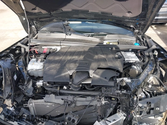 2025 Porsche Cayenne z VIN WP1BA2AY4SDA29016, wystawiony jako IAAI lot #41899275 z przebiegiem 7 099 mil mil oraz . Historia ofert i sprzedaży dostępna na DreamBid. Obrazek 10.