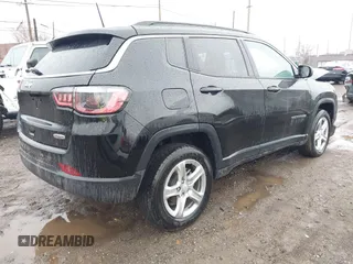 2023 Jeep Compass Latitude z VIN 3C4NJDBN4PT538846, wystawiony jako IAAI lot #41692514 z przebiegiem 13 057 mil mil oraz . Historia ofert i sprzedaży dostępna na DreamBid. Obrazek 4.