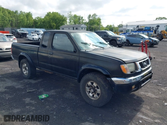 1999 Nissan Frontier XE z VIN 1N6ED26Y6XC301588, wystawiony jako IAAI lot #42703428 z przebiegiem Nie podano mil oraz . Historia ofert i sprzedaży dostępna na DreamBid. Obrazek 1.