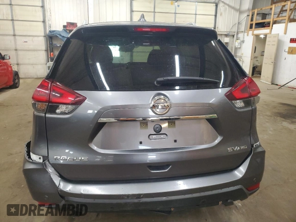 2020 Nissan Rogue SV z VIN KNMAT2MV1LP502251, wystawiony jako Copart lot #57402235 z przebiegiem 92 696 mil mil oraz Szkoda całkowita • Salvage title. Historia ofert i sprzedaży dostępna na DreamBid. Obrazek 6.