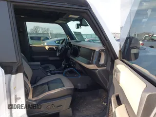 2022 Ford Bronco with VIN 1FMEE5DP7NLB41371, listed as a IAAI auction lot 41575668 with 5,168 mi miles. Bid and sale history available at carsss.com. Image 5.