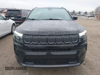 2022 Jeep Compass High Altitude with VIN 3C4NJDCB6NT212869, listed as a IAAI auction lot 41295122 with 34,601 mi miles and . Bid and sale history available at carsss.com. Image 13.