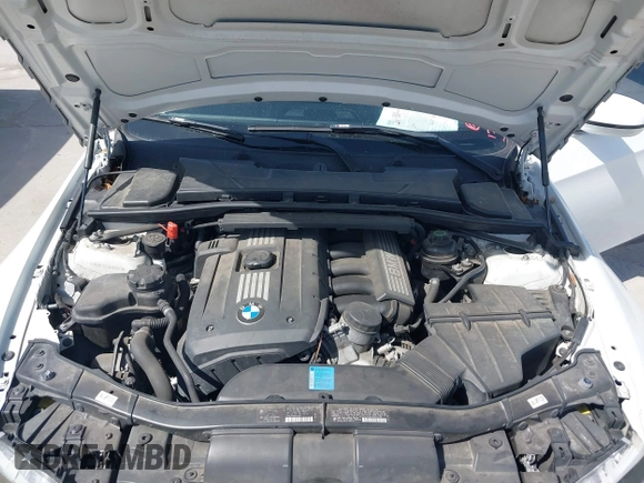 2011 BMW 3 Series 328i xDrive with VIN WBAKF5C51BE395627, listed as a IAAI auction lot 41826646 with 95,592 mi miles. Bid and sale history available at carsss.com. Image 10.