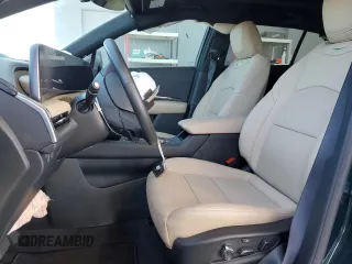 2024 Cadillac XT4 FWD Premium Luxury z VIN 1GYFZCR43RF241465, wystawiony jako Copart lot #49428795 z przebiegiem Nie podano mil oraz Szkoda całkowita • Salvage title. Historia ofert i sprzedaży dostępna na DreamBid. Obrazek 7.