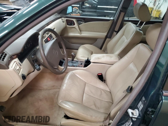 1996 Mercedes-Benz E-Class with VIN WDBJF55F7TJ007733, listed as a Copart auction lot 48005625 with 0 mi miles and Clean Title. Bid and sale history available at carsss.com. Image 7.