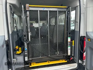 2018 Ford Transit Passenger XL z VIN 1FBZX2CM1JKA87138, wystawiony jako Copart lot #53706825 z przebiegiem 207 885 mil mil oraz Tytuł czysty. Historia ofert i sprzedaży dostępna na DreamBid. Obrazek 10.