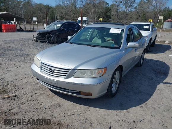 2008 Hyundai Azera Limited with VIN KMHFC46F68A256391, listed as a IAAI auction lot 41669788 with 203,636 mi miles and . Bid and sale history available at carsss.com. Image 2.