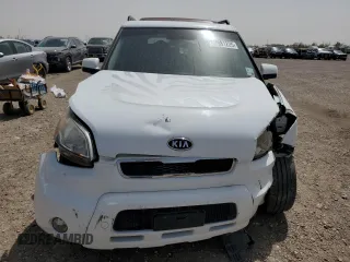 2011 Kia Soul + with VIN KNDJT2A20B7276647, listed as a Copart auction lot 47981225 with 84,638 mi miles and Salvage Title. Bid and sale history available at carsss.com. Image 5.