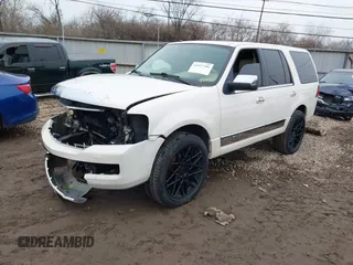 2007 Lincoln Navigator z VIN 5LMFU28567LJ13270, wystawiony jako IAAI lot #41537706 z przebiegiem 206 707 mil mil oraz . Historia ofert i sprzedaży dostępna na DreamBid. Obrazek 18.