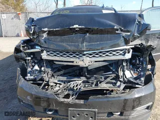 2019 Chevrolet Tahoe LT with VIN 1GNSKBKC9KR336743, listed as a IAAI auction lot 41445798 with 92,274 mi miles. Bid and sale history available at carsss.com. Image 6.