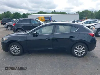 2014 Mazda 3 i Touring z VIN JM1BM1L76E1155763, wystawiony jako IAAI lot #42684723 z przebiegiem 84 837 mil mil oraz . Historia ofert i sprzedaży dostępna na DreamBid. Obrazek 14.