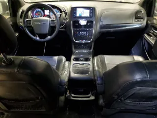 2015 Chrysler Town & Country S with VIN 2C4RC1HG4FR572726, listed as a Copart auction lot 86858984 with 140,033 mi miles and Salvage Title. Bid and sale history available at DreamBid. Image 8.