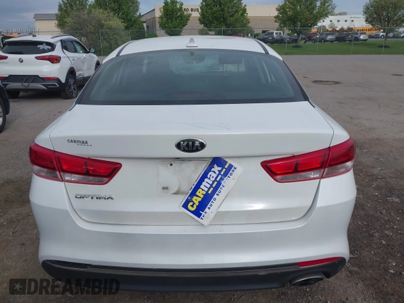 2017 Kia Optima LX z VIN 5XXGT4L38HG171236, wystawiony jako IAAI lot #42215406 z przebiegiem 83 107 mil mil oraz . Historia ofert i sprzedaży dostępna na DreamBid. Obrazek 17.
