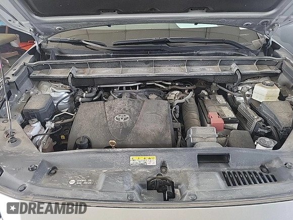 2021 Toyota Highlander XLE with VIN 5TDHZRBH0MS558143, listed as a IAAI auction lot 42859323 with 41,722 mi miles and . Bid and sale history available at DreamBid. Image 3.