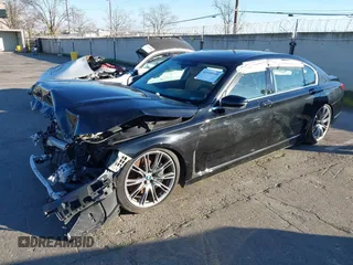 2021 BMW 7 Series 750i xDrive with VIN WBA7U2C09MCF78547, listed as a IAAI auction lot 41410105 with 1 mi miles. Bid and sale history available at carsss.com. Image 2.