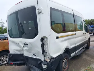 2016 Ford Transit Passenger XL z VIN 1FBZX2CM2GKB51339, wystawiony jako IAAI lot #41429005 z przebiegiem 215 896 mil mil oraz . Historia ofert i sprzedaży dostępna na DreamBid. Obrazek 4.