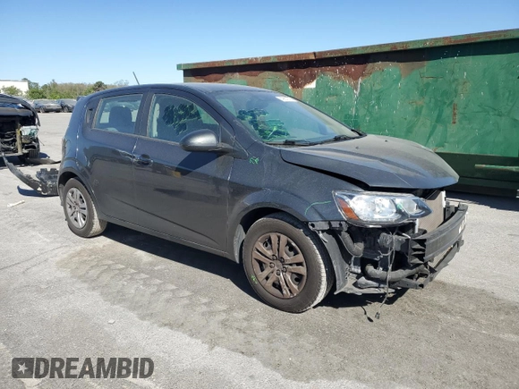 2020 Chevrolet Sonic LT z VIN 1G1JG6SB7L4128341, wystawiony jako Copart lot #49679705 z przebiegiem 54 751 mil mil oraz Szkoda całkowita • Salvage title. Historia ofert i sprzedaży dostępna na DreamBid. Obrazek 4.