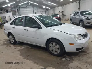 2007 Ford Focus S z VIN 1FAFP34N87W360398, wystawiony jako IAAI lot #42395300 z przebiegiem 96 220 mil mil oraz . Historia ofert i sprzedaży dostępna na DreamBid. Obrazek 1.