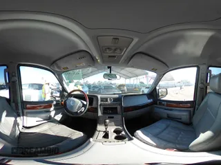 2004 Lincoln Navigator Luxury z VIN 5LMFU27R04LJ40304, wystawiony jako IAAI lot #42212537 z przebiegiem 157 014 mil mil oraz . Historia ofert i sprzedaży dostępna na DreamBid. Obrazek 19.