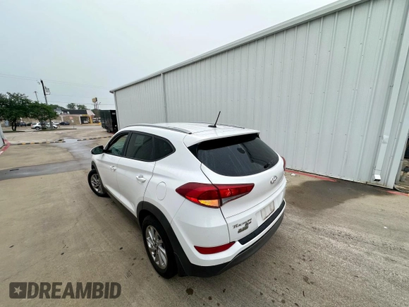 2016 Hyundai Tucson Sport with VIN KM8J33A21GU108106, listed as a Copart auction lot 55706025 with 174,846 mi miles and Clean Title. Bid and sale history available at carsss.com. Image 3.