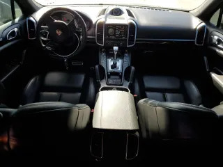 2012 Porsche Cayenne S Hybrid z VIN WP1AE2A23CLA93180, wystawiony jako Copart lot #88579675 z przebiegiem 50 909 mil mil oraz Tytuł czysty. Historia ofert i sprzedaży dostępna na DreamBid. Obrazek 8.