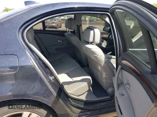 2010 BMW 5 Series 528i xDrive z VIN WBANV1C55AC157346, wystawiony jako IAAI lot #42286529 z przebiegiem 148 839 mil mil oraz . Historia ofert i sprzedaży dostępna na DreamBid. Obrazek 8.