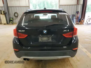 2014 BMW X1 sDrive28i z VIN WBAVM1C52EVW55517, wystawiony jako Copart lot #54991015 z przebiegiem 114 552 mil mil oraz Czysty tytuł • Clean title. Historia ofert i sprzedaży dostępna na DreamBid. Obrazek 6.