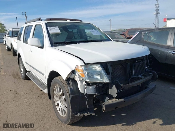 2011 Nissan Pathfinder Silver with VIN 5N1AR1NB2BC621053, listed as a IAAI auction lot 41911372 with 156,326 mi miles. Bid and sale history available at carsss.com. Image 1.
