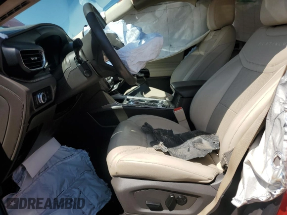 2022 Ford Explorer Platinum с VIN 1FM5K8HC9NGA75383, выставлен на аукционе Copart как лот 54702175 с пробегом 65 848 миль миль и Списание • Salvage title. История ставок и продаж доступна на DreamBid. Изображение 7.