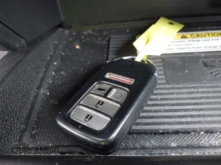 2021 Honda Pilot Special Edition with VIN 5FNYF6H25MB078596, listed as a IAAI auction lot 42033012 with 70,467 mi miles and . Bid and sale history available at DreamBid. Image 11.