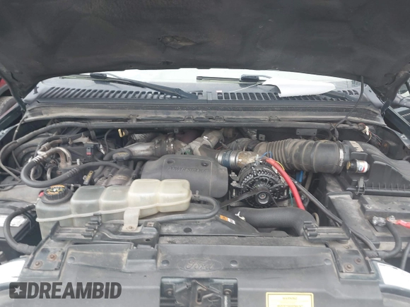 2001 Ford Excursion Limited z VIN 1FMSU43FX1EA39618, wystawiony jako IAAI lot #42519412 z przebiegiem 240 439 mil mil oraz . Historia ofert i sprzedaży dostępna na DreamBid. Obrazek 10.