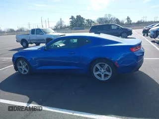 2017 Chevrolet Camaro 1LT z VIN 1G1FB1RX5H0103123, wystawiony jako IAAI lot #41801944 z przebiegiem 179 495 mil mil oraz . Historia ofert i sprzedaży dostępna na DreamBid. Obrazek 14.