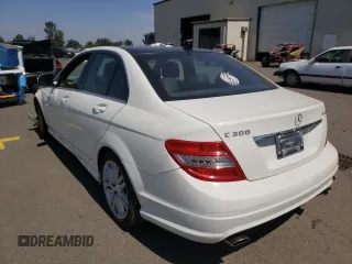 2009 Mercedes-Benz C 300 Sport z VIN WDDGF81X79F245689, wystawiony jako Copart lot #49351905 z przebiegiem Nie podano mil oraz Szkoda całkowita • Salvage title. Historia ofert i sprzedaży dostępna na DreamBid. Obrazek 3.