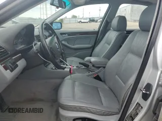 2000 BMW 3 Series 323i with VIN WBAAM3335YCA86464, listed as a Copart auction lot 61687574 with 151,447 mi miles and Salvage Title. Bid and sale history available at carsss.com. Image 7.