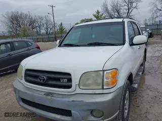 2004 Toyota Sequoia SR5 with VIN 5TDZT34A44S206332, listed as a IAAI auction lot 42028306 with 292,523 mi miles. Bid and sale history available at carsss.com. Image 6.