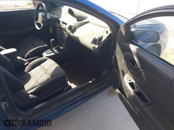 2006 Saturn ION z VIN 1G8AN15F76Z103990, wystawiony jako IAAI lot #42292938 z przebiegiem 311 601 mil mil oraz . Historia ofert i sprzedaży dostępna na DreamBid. Obrazek 5.