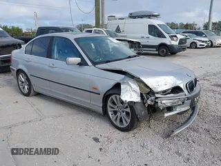 2001 BMW 3 Series 330i with VIN WBAAV53471F167498, listed as a IAAI auction lot 41586979 with 171,825 mi miles. Bid and sale history available at carsss.com. Image 1.