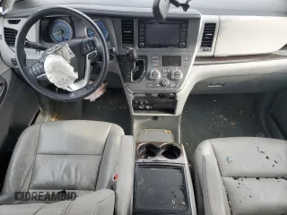 2018 Toyota Sienna XLE Auto Access Seat with VIN 5TDYZ3DC3JS904227, listed as a Copart auction lot 45050625 with Not Provided miles and Salvage Title. Bid and sale history available at DreamBid. Image 8.