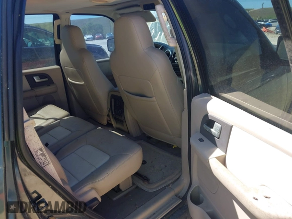 2003 Ford Expedition Eddie Bauer with VIN 1FMFU17L93LC55300, listed as a IAAI auction lot 41732837 with 186,949 mi miles. Bid and sale history available at carsss.com. Image 8.