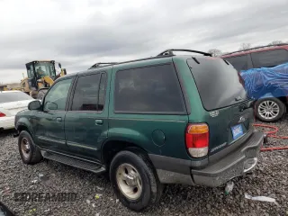 2000 Ford Explorer with VIN 1FMZU63X2YUA56061, listed as a Copart auction lot 45004465 with 117,860 mi miles and Salvage title. Bid and sale history available at DreamBid. Image 2.