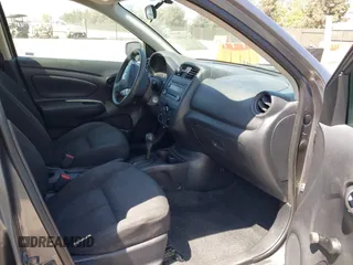 2016 Nissan Versa S z VIN 3N1CN7AP1GL910226, wystawiony jako IAAI lot #42544603 z przebiegiem 128 501 mil mil oraz . Historia ofert i sprzedaży dostępna na DreamBid. Obrazek 5.