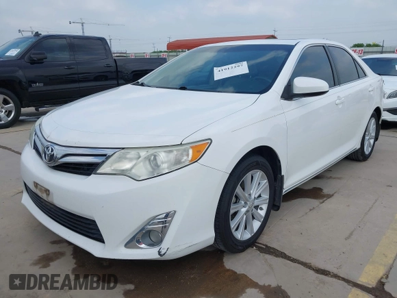 2014 Toyota Camry SE with VIN 4T1BK1FK5EU551196, listed as a IAAI auction lot 41912297 with 104,445 mi miles. Bid and sale history available at carsss.com. Image 18.