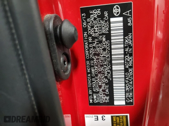 2014 Scion tC z VIN JTKJF5C71E3072025, wystawiony jako Copart lot #51967285 z przebiegiem 187 091 mil mil oraz Szkody całkowita. Historia ofert i sprzedaży dostępna na DreamBid. Obrazek 13.