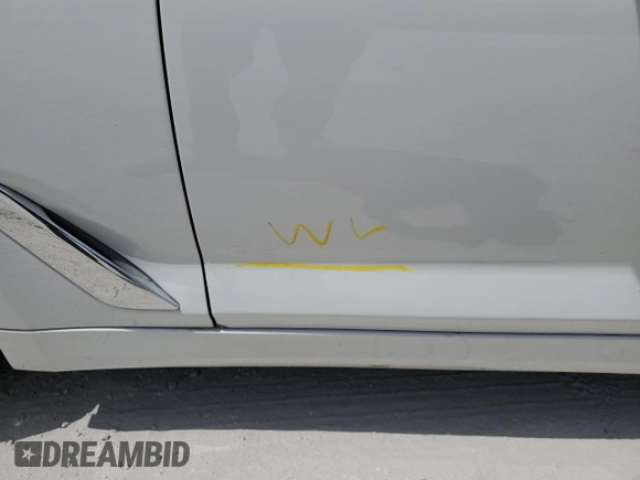 2019 BMW 5 Series 530i z VIN WBAJA5C54KWW26606, wystawiony jako Copart lot #53688285 z przebiegiem 43 454 mil mil oraz Nie do naprawy • Non repairable. Historia ofert i sprzedaży dostępna na DreamBid. Obrazek 12.