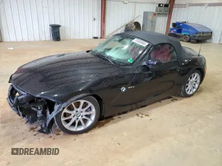 2006 BMW Z4 3.0si z VIN 4USBU53516LX00015, wystawiony jako Copart lot #55958965 z przebiegiem 14 486 mil mil oraz Szkoda całkowita • Salvage title. Historia ofert i sprzedaży dostępna na DreamBid. Obrazek 1.