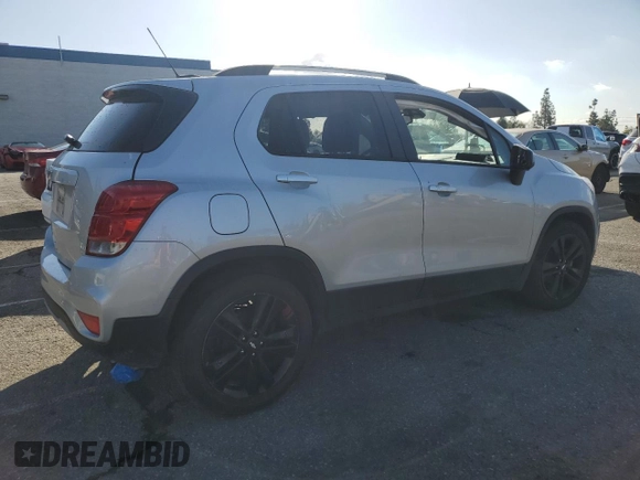 2022 Chevrolet Trax LT z VIN KL7CJLSM4NB551147, wystawiony jako Copart lot #47435715 z przebiegiem 15 005 mil mil oraz Szkoda całkowita • Salvage title. Historia ofert i sprzedaży dostępna na DreamBid. Obrazek 3.